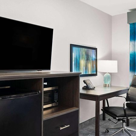 La Quinta Inn By Wyndham Indianapolis Airport Executive Dr Buitenkant foto