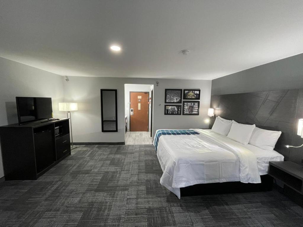 La Quinta Inn By Wyndham Indianapolis Airport Executive Dr Buitenkant foto