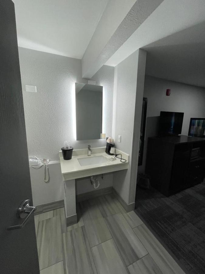 La Quinta Inn By Wyndham Indianapolis Airport Executive Dr Buitenkant foto