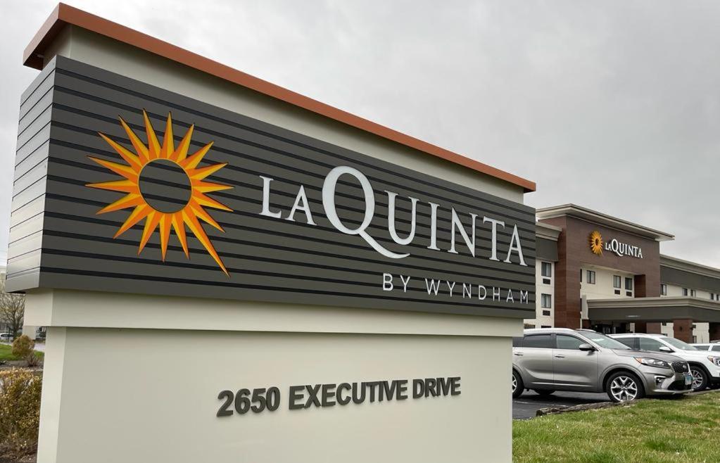 La Quinta Inn By Wyndham Indianapolis Airport Executive Dr Buitenkant foto