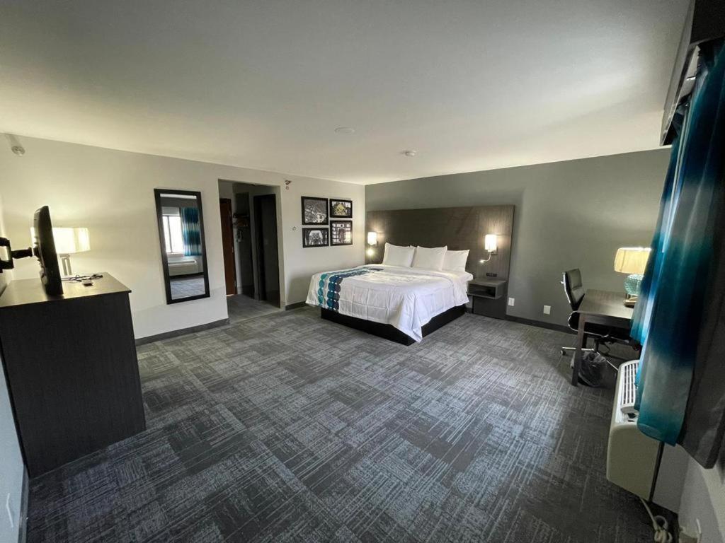 La Quinta Inn By Wyndham Indianapolis Airport Executive Dr Buitenkant foto