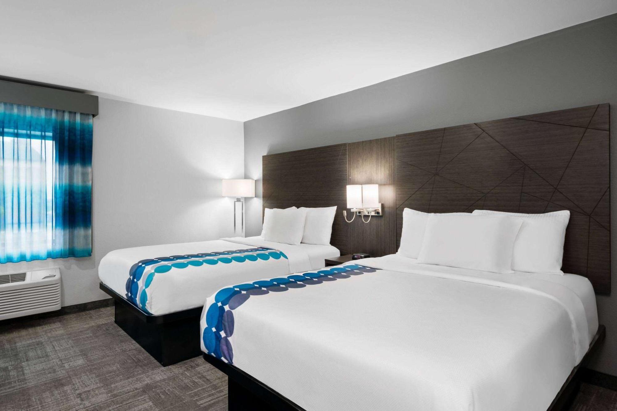 La Quinta Inn By Wyndham Indianapolis Airport Executive Dr Buitenkant foto
