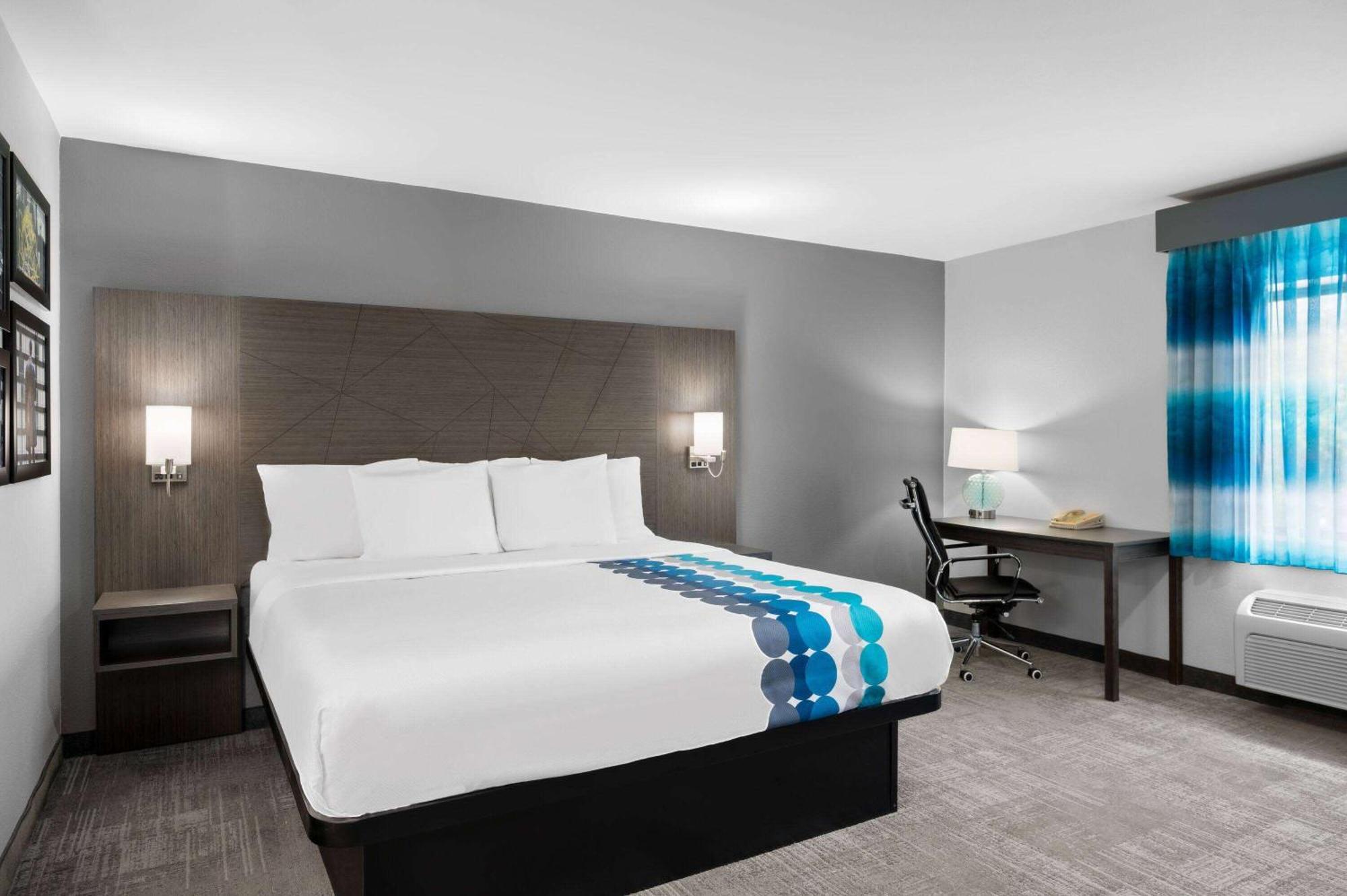 La Quinta Inn By Wyndham Indianapolis Airport Executive Dr Buitenkant foto