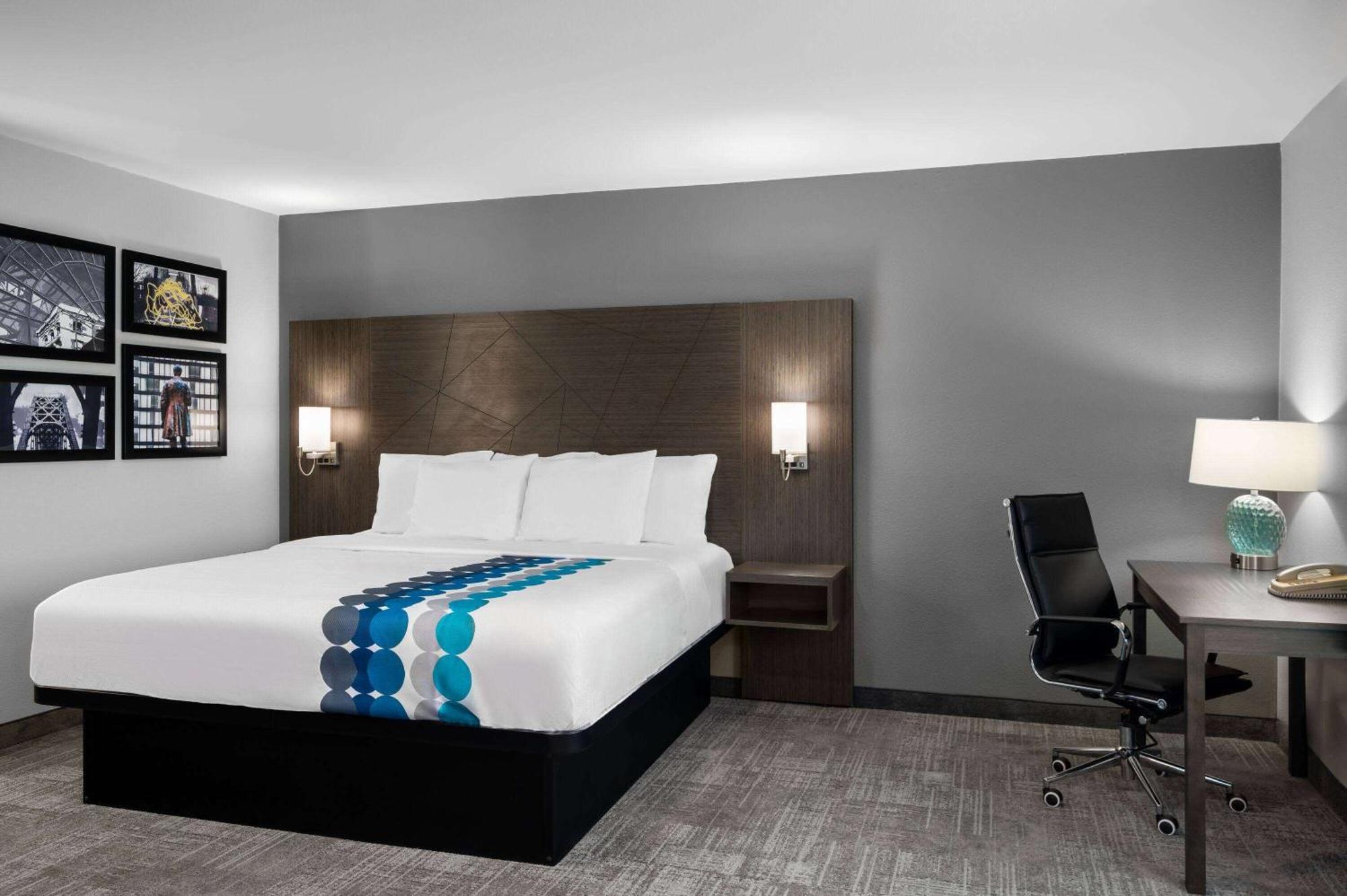 La Quinta Inn By Wyndham Indianapolis Airport Executive Dr Buitenkant foto