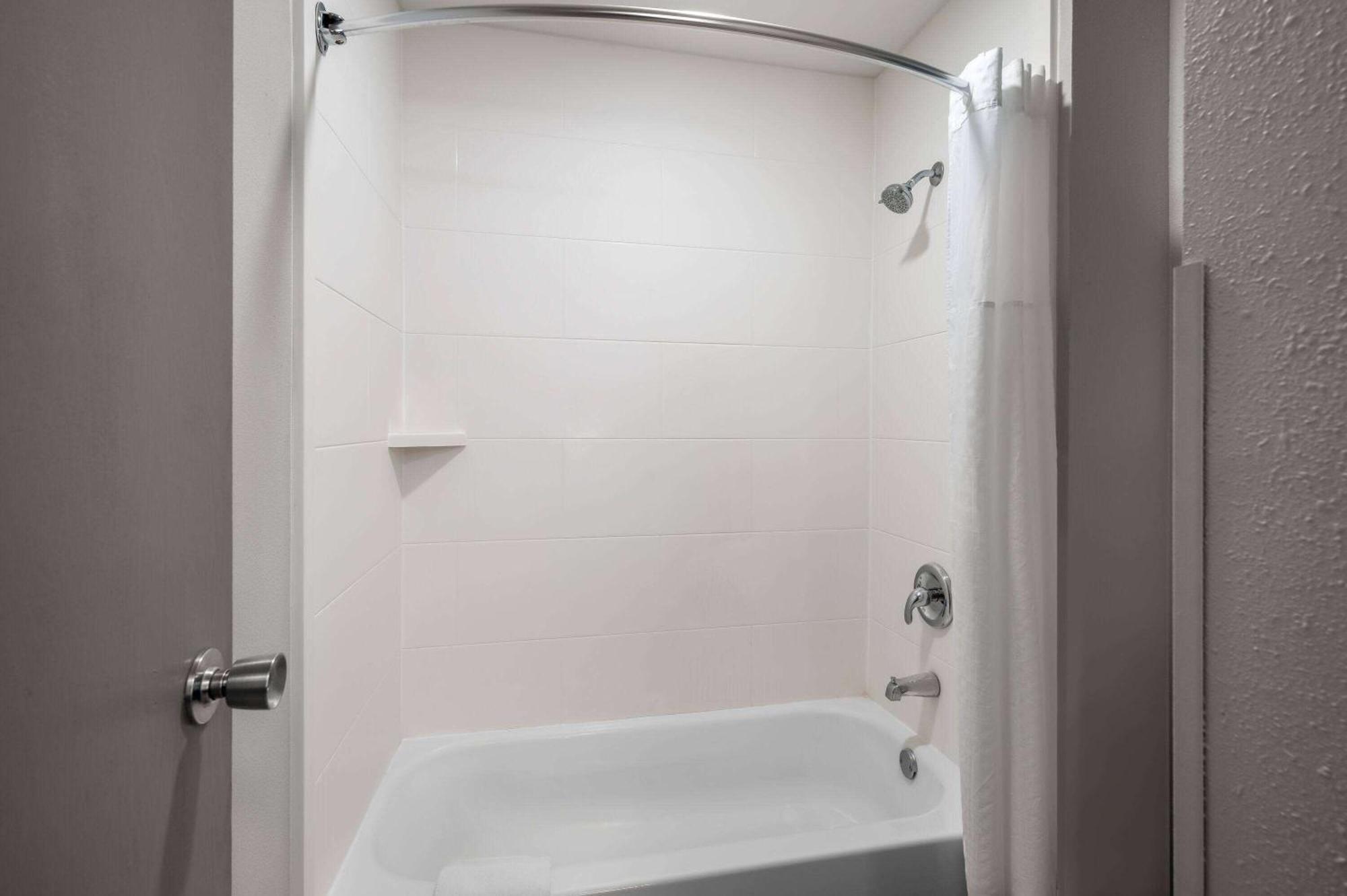 La Quinta Inn By Wyndham Indianapolis Airport Executive Dr Buitenkant foto