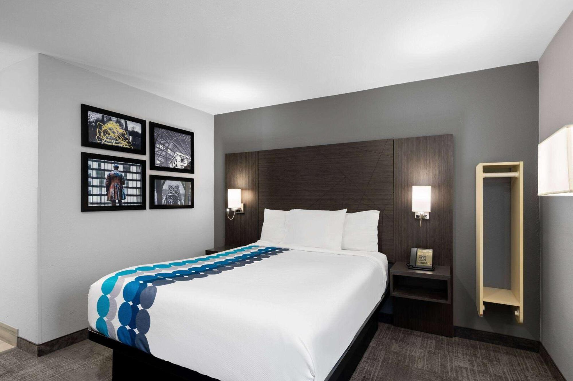 La Quinta Inn By Wyndham Indianapolis Airport Executive Dr Buitenkant foto