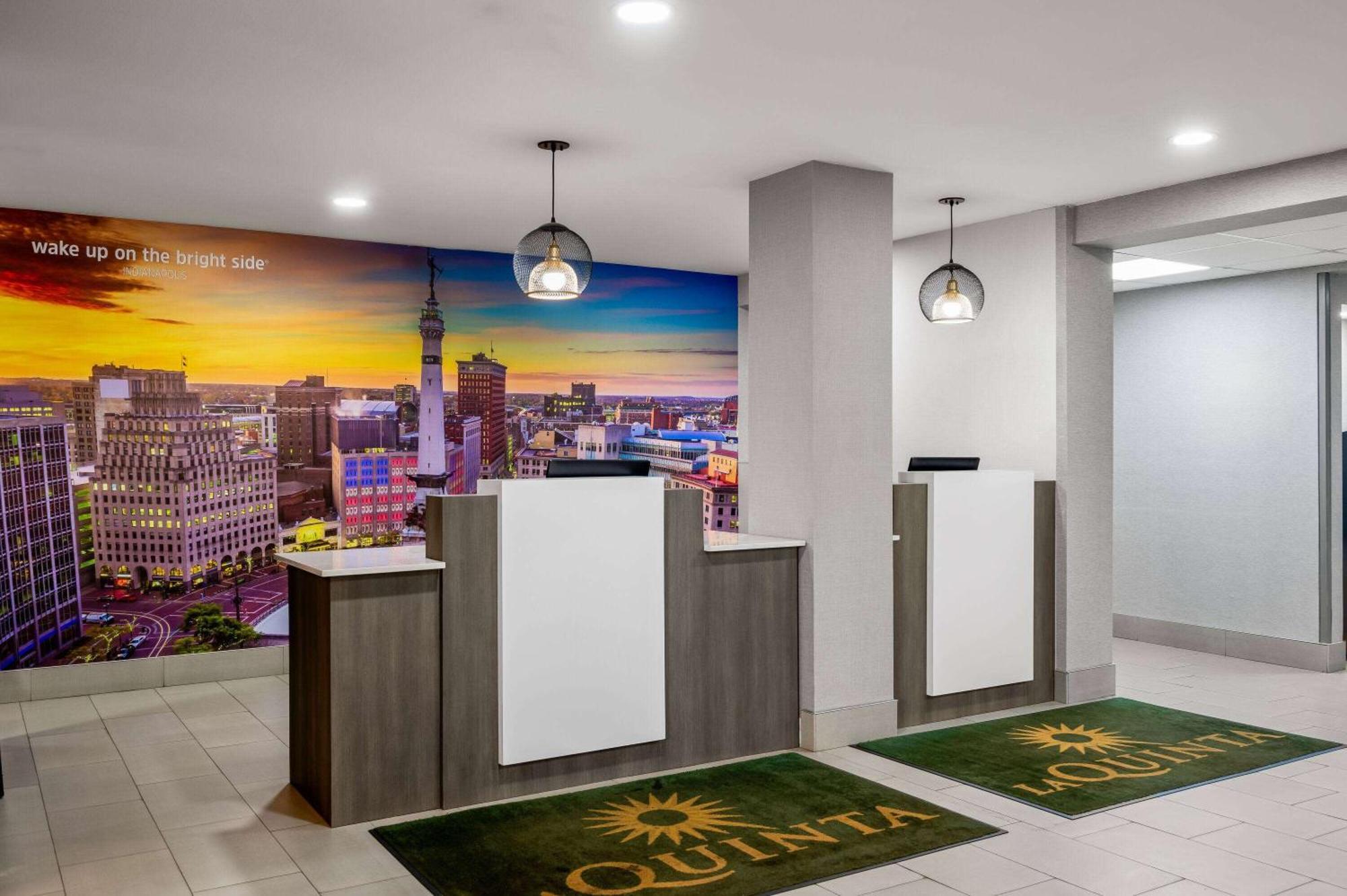 La Quinta Inn By Wyndham Indianapolis Airport Executive Dr Buitenkant foto