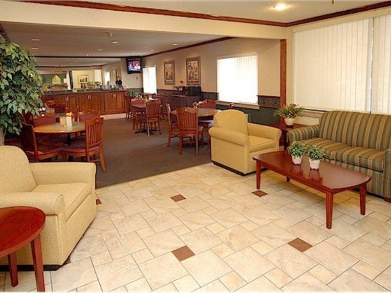 La Quinta Inn By Wyndham Indianapolis Airport Executive Dr Buitenkant foto