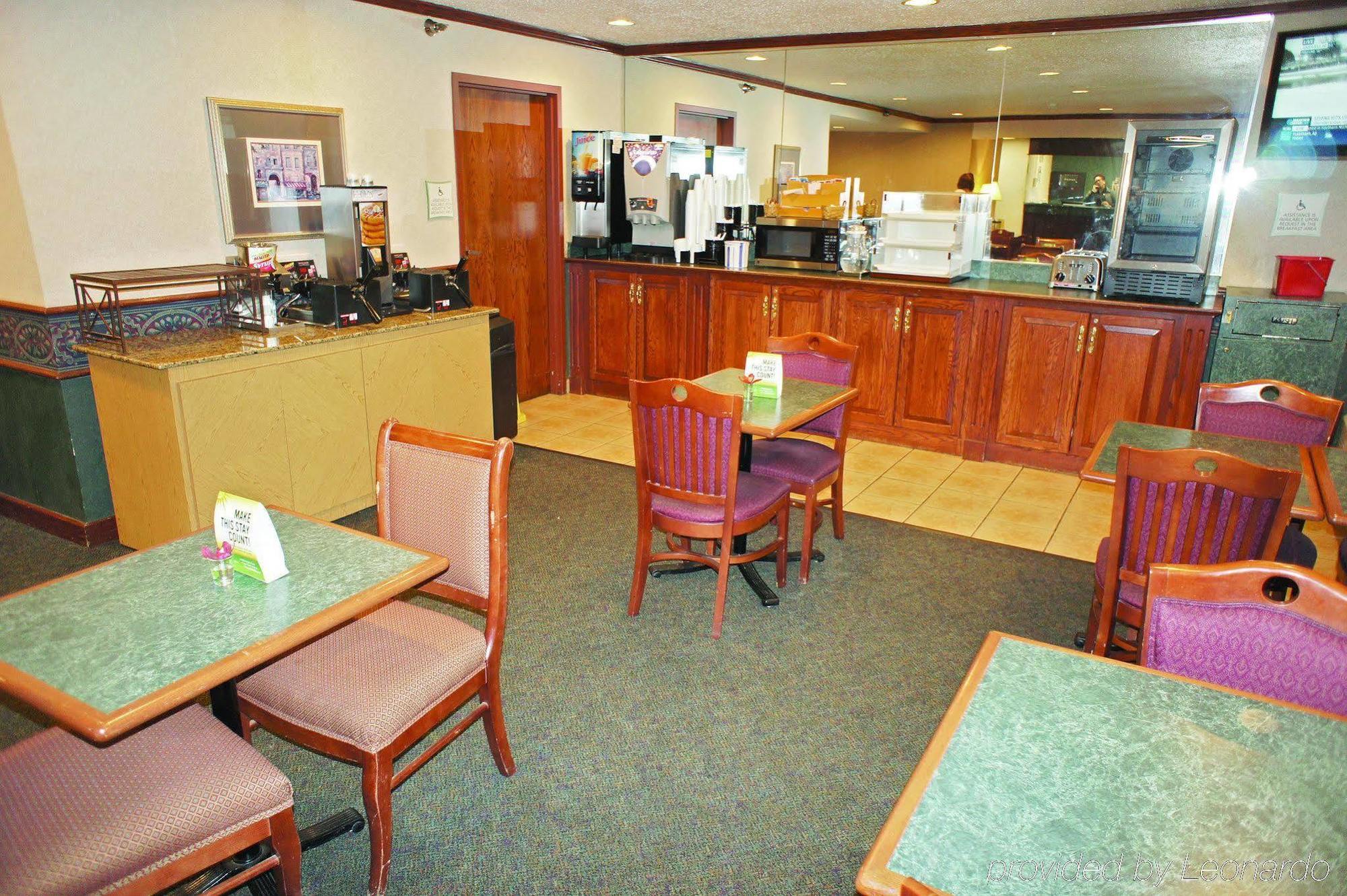 La Quinta Inn By Wyndham Indianapolis Airport Executive Dr Buitenkant foto