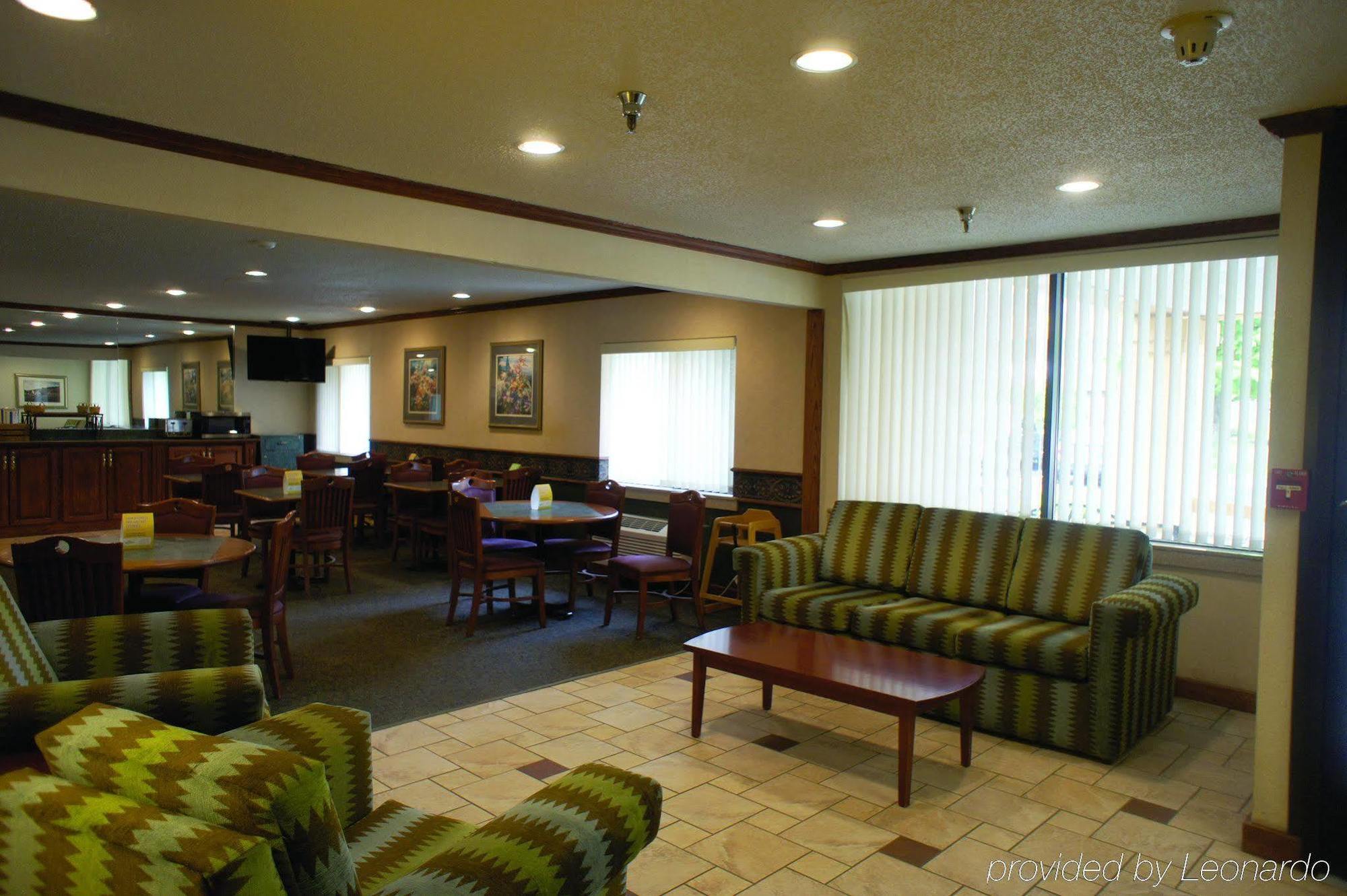 La Quinta Inn By Wyndham Indianapolis Airport Executive Dr Buitenkant foto